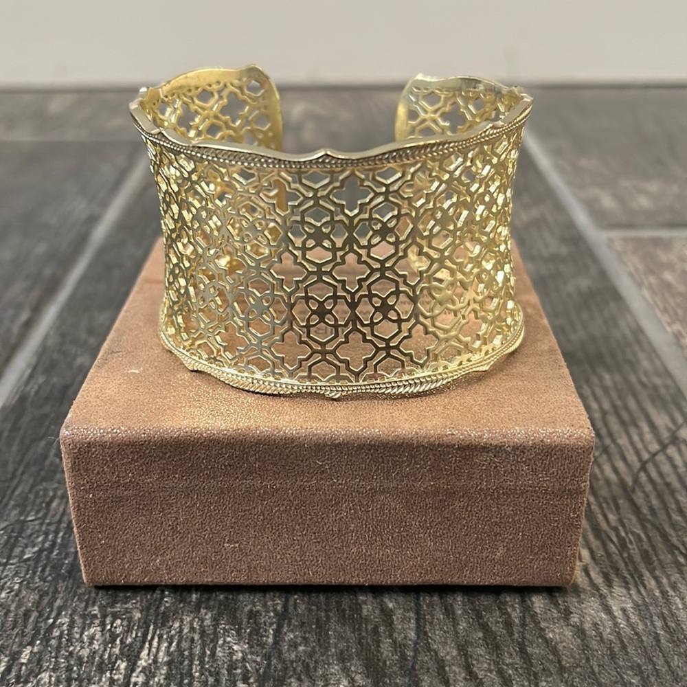 KENDRA SCOTT Candice Filigree Gold Concave Wide Cuff Bangle Bracelet  7"